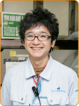 製本担当　中村