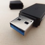 こちらがUSB。これ1つあると色々なデータを保存しておけます。